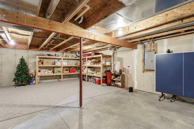 3343 N Stone Creek Circle, Madison, WI 53719