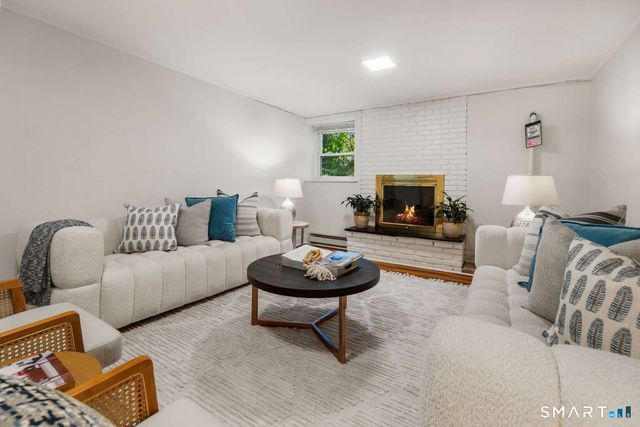 61 Center Drive, Greenwich, CT 06870