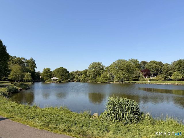 61 Center Drive, Greenwich, CT 06870