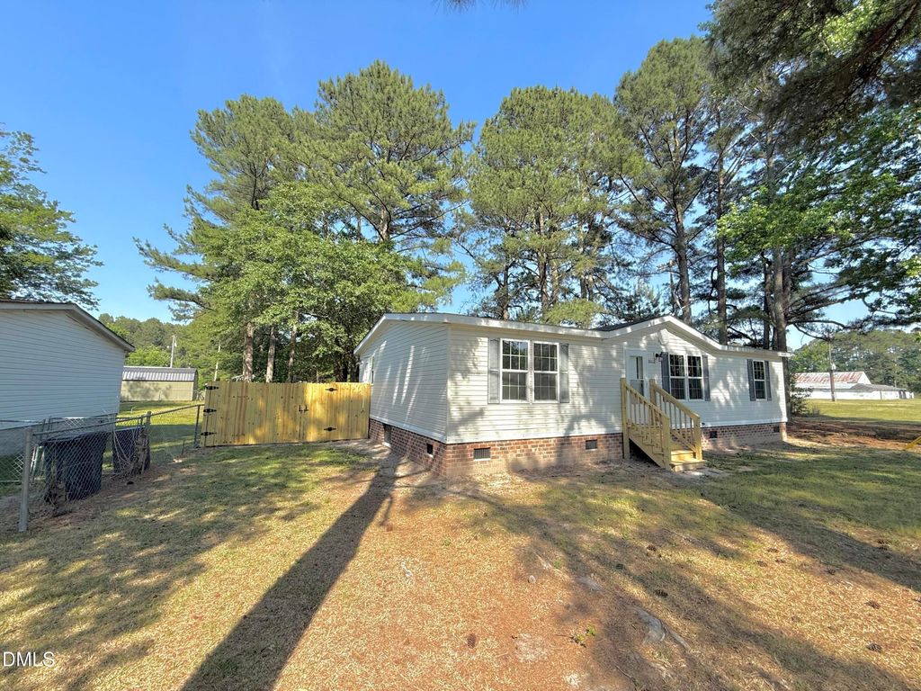9002 School Street, Rocky Mount, NC 27803