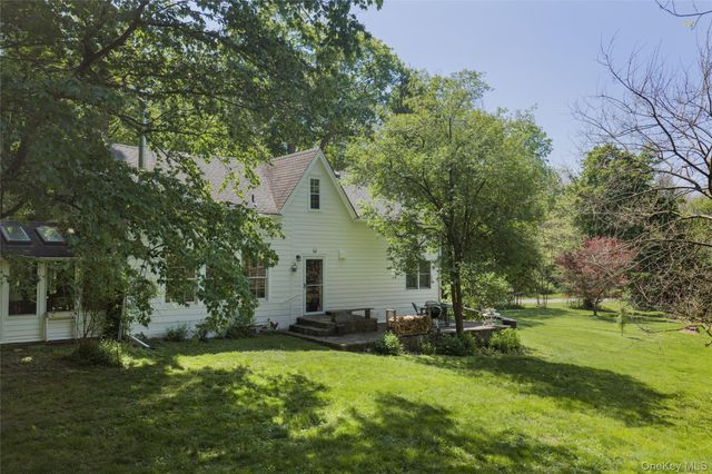 181 Twin Arch Road, Washingtonville, NY 10992