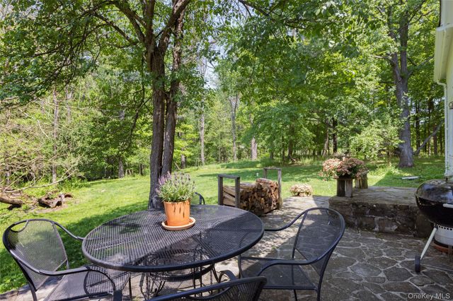 181 Twin Arch Road, Washingtonville, NY 10992