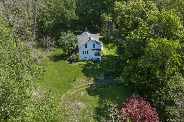 181 Twin Arch Road, Washingtonville, NY 10992
