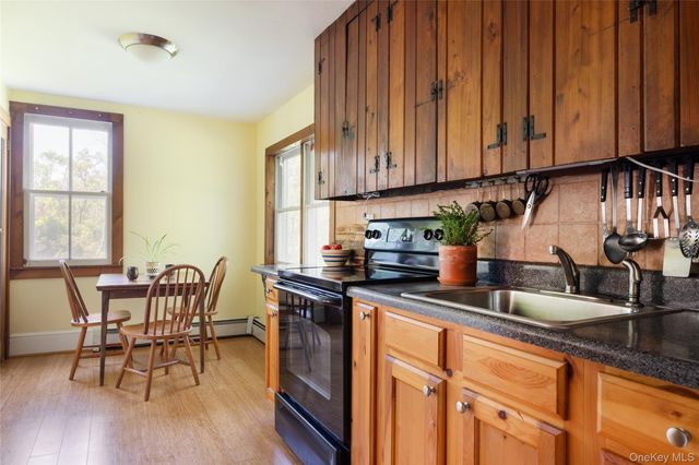 181 Twin Arch Road, Washingtonville, NY 10992