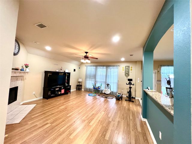 902 Rockton Drive, Wylie, TX 75098