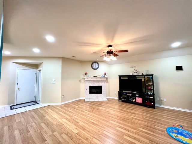 902 Rockton Drive, Wylie, TX 75098