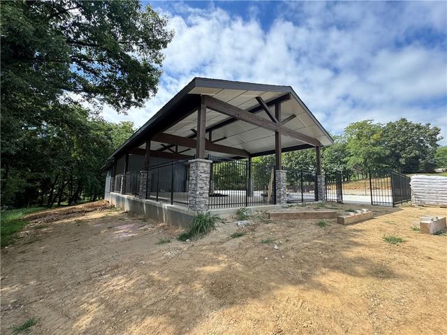 5076 N 101st Terrace, Kansas City, KS 66109