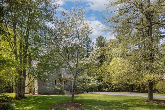 8 Riverbend Ln, Mattapoisett, MA 02739