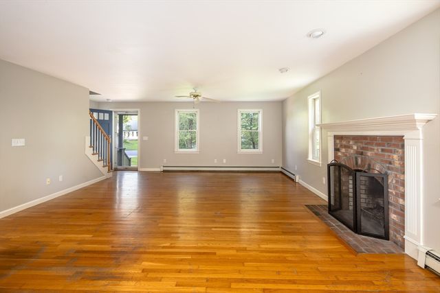 8 Riverbend Ln, Mattapoisett, MA 02739