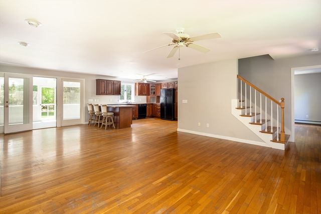 8 Riverbend Ln, Mattapoisett, MA 02739