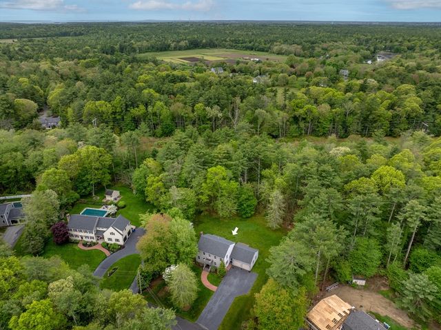 8 Riverbend Ln, Mattapoisett, MA 02739