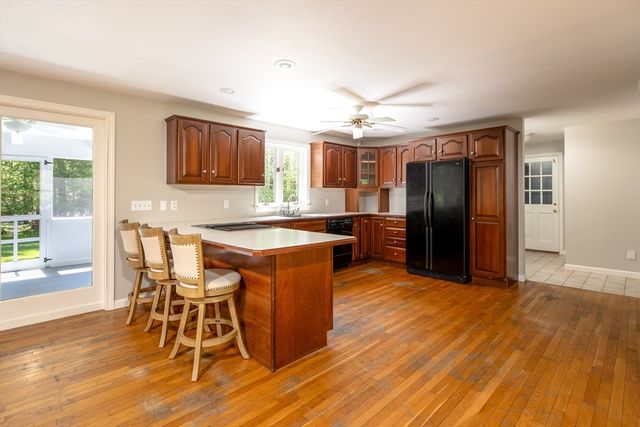 8 Riverbend Ln, Mattapoisett, MA 02739