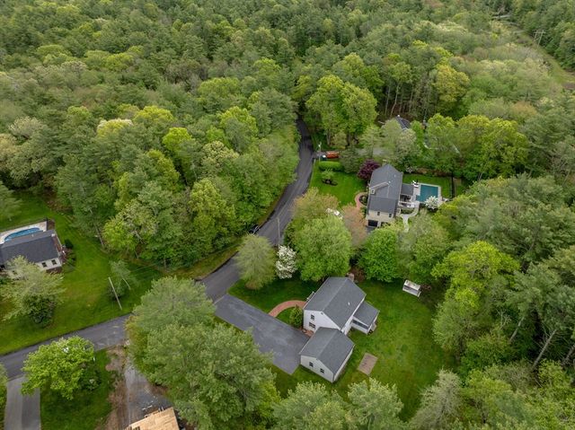 8 Riverbend Ln, Mattapoisett, MA 02739