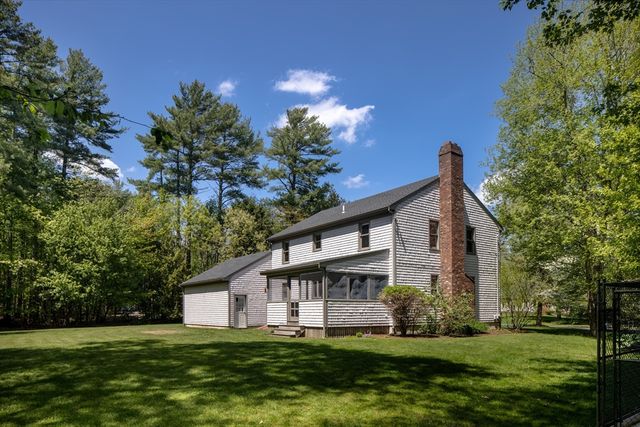 8 Riverbend Ln, Mattapoisett, MA 02739
