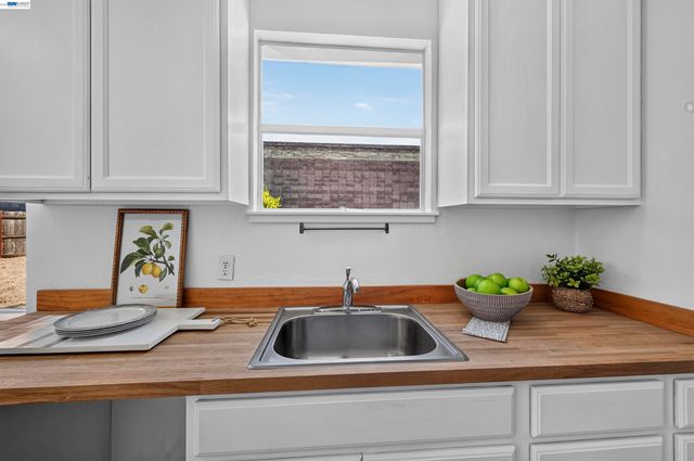 14326 Bradley St, San Leandro, CA 94579