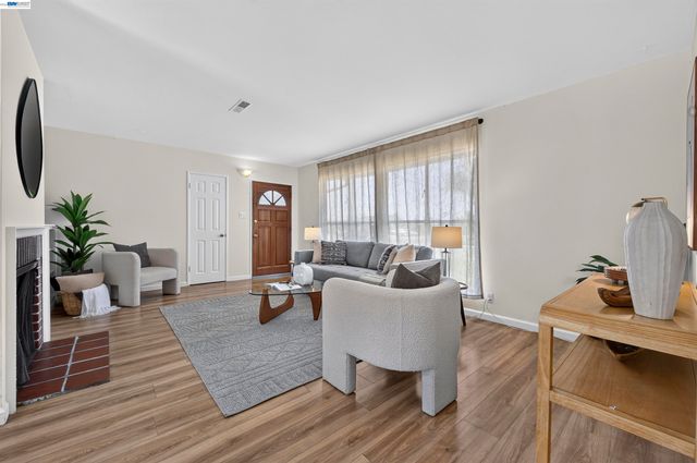 14326 Bradley St, San Leandro, CA 94579