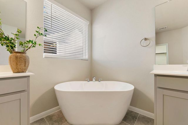137 Broken Oak DR, Liberty Hill, TX 78642