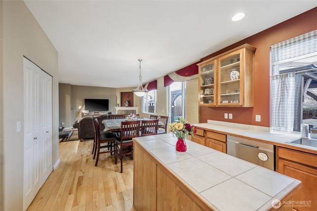 24524 SE 278th Street, Maple Valley, WA 98038