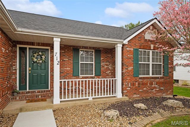 712 Slippery Rock Drive, Edwardsville, IL 62025