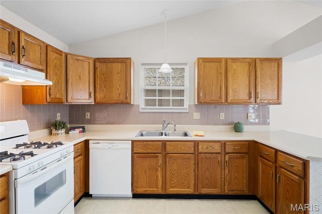 712 Slippery Rock Drive, Edwardsville, IL 62025