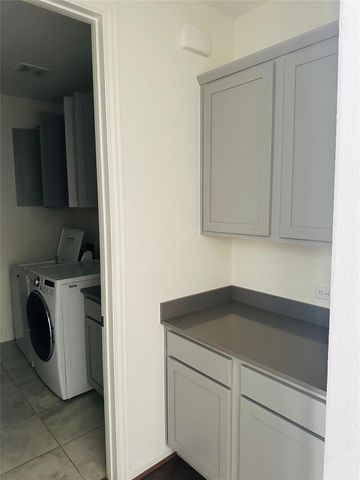 608 Sixpence LN, Georgetown, TX 78628