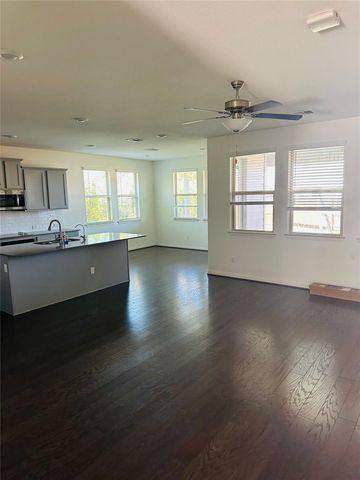 608 Sixpence LN, Georgetown, TX 78628