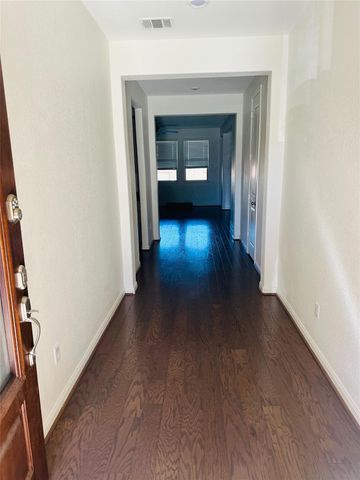 608 Sixpence LN, Georgetown, TX 78628