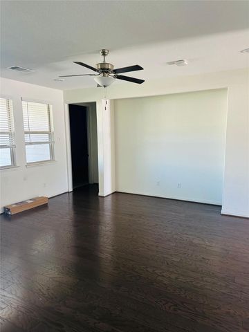 608 Sixpence LN, Georgetown, TX 78628