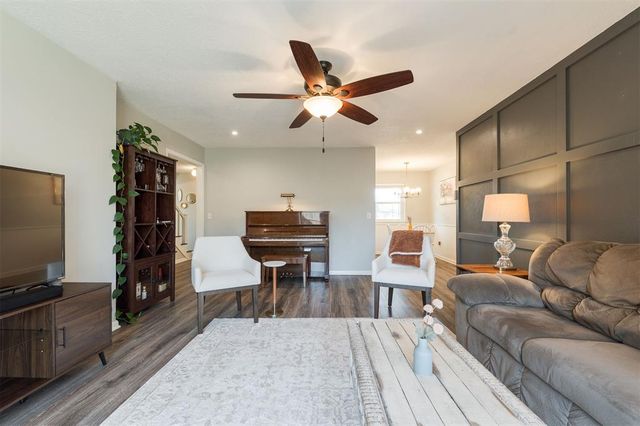 10820 N Victoria Place, Oklahoma City, OK 73120