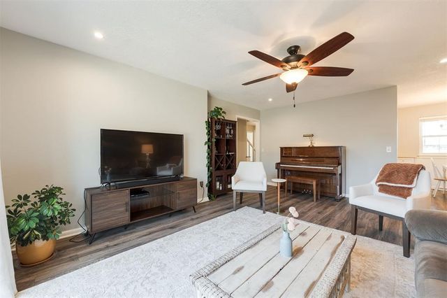 10820 N Victoria Place, Oklahoma City, OK 73120