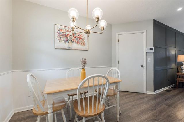 10820 N Victoria Place, Oklahoma City, OK 73120