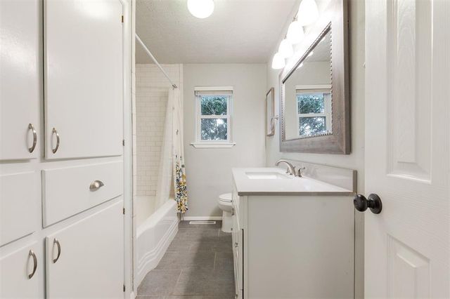 10820 N Victoria Place, Oklahoma City, OK 73120