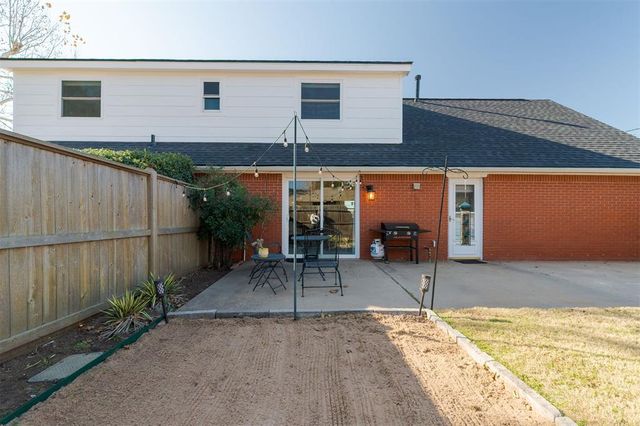 10820 N Victoria Place, Oklahoma City, OK 73120