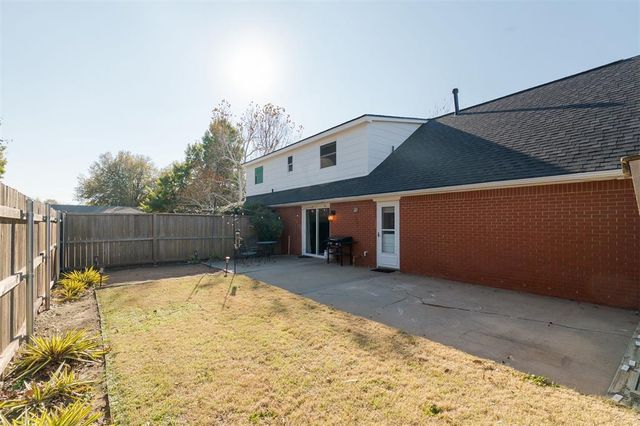 10820 N Victoria Place, Oklahoma City, OK 73120