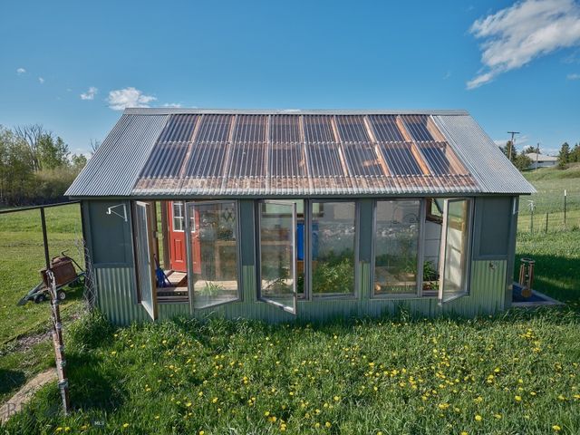 2178 Little Bear Road, Gallatin Gateway, MT 59730