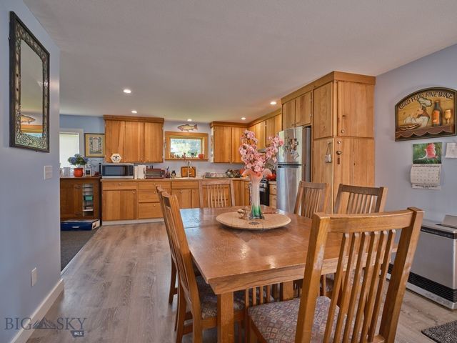 2178 Little Bear Road, Gallatin Gateway, MT 59730