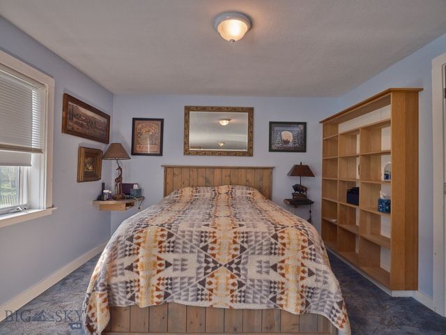 2178 Little Bear Road, Gallatin Gateway, MT 59730