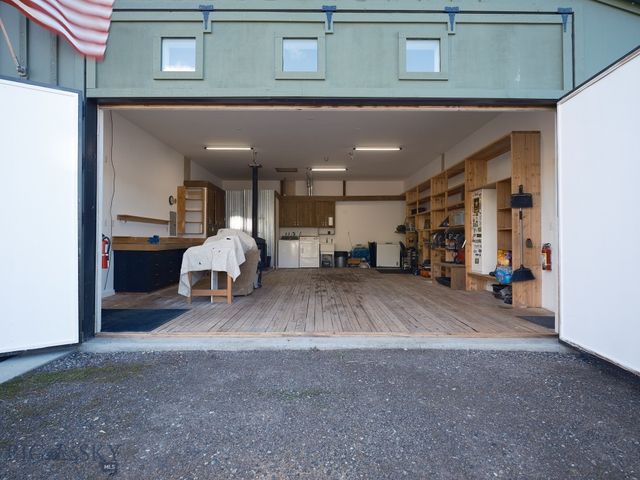 2178 Little Bear Road, Gallatin Gateway, MT 59730