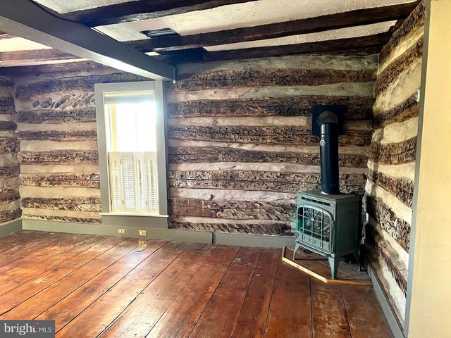 52 N MAIN ST, Shrewsbury, PA 17361