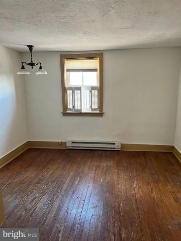 52 N MAIN ST, Shrewsbury, PA 17361