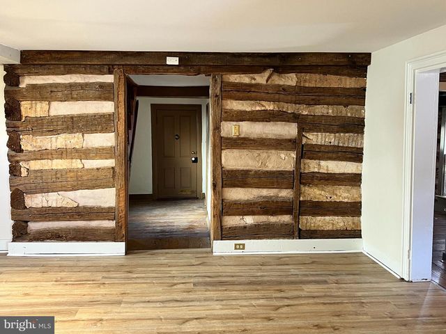 52 N MAIN ST, Shrewsbury, PA 17361