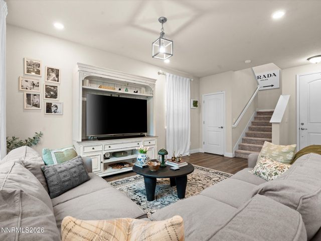 2265 Symphony Way, Reno, NV 89521