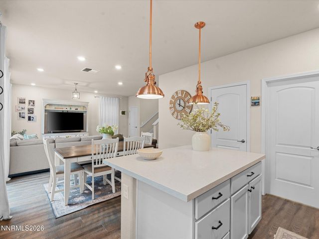 2265 Symphony Way, Reno, NV 89521