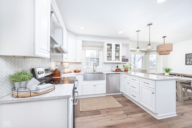 195 Governors Lane, Zionsville, IN 46077