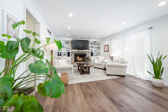 195 Governors Lane, Zionsville, IN 46077