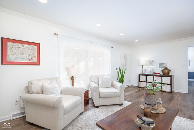 195 Governors Lane, Zionsville, IN 46077