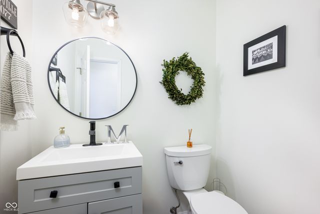 195 Governors Lane, Zionsville, IN 46077