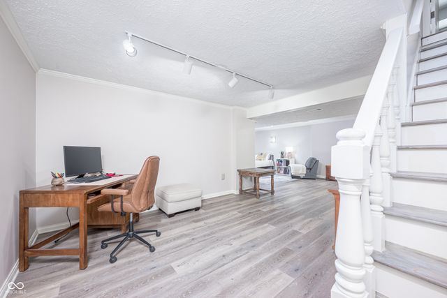 195 Governors Lane, Zionsville, IN 46077