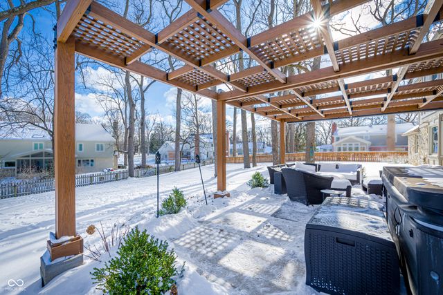 195 Governors Lane, Zionsville, IN 46077