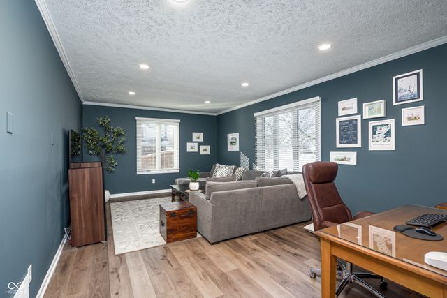 195 Governors Lane, Zionsville, IN 46077